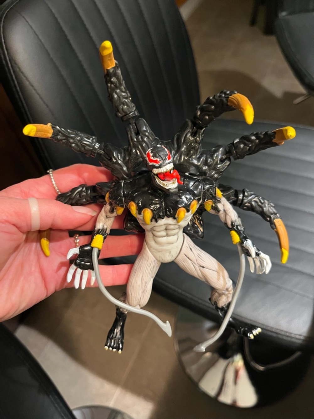 Hybrid Venom Planet of the Symbiotes ToyBiz Action Figure Marvel 1996 Vtg Toy